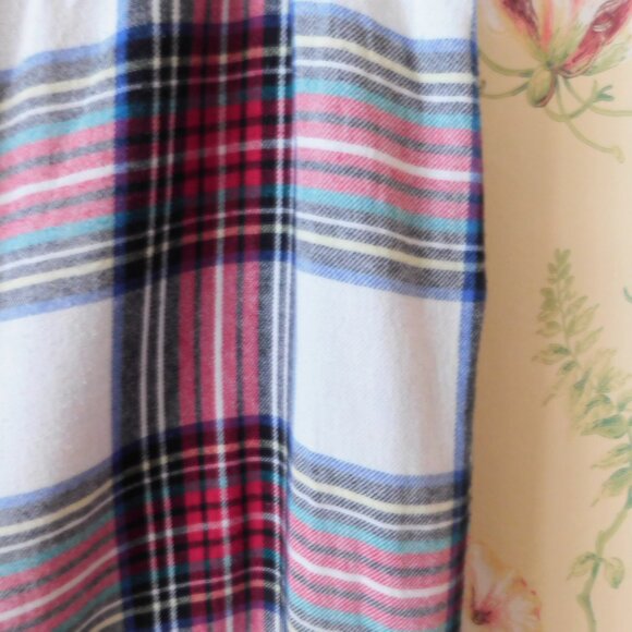 🦔🐾 Varsity Plaid Drawstring Lounge Pants🦔🐾 - Picture 3 of 11